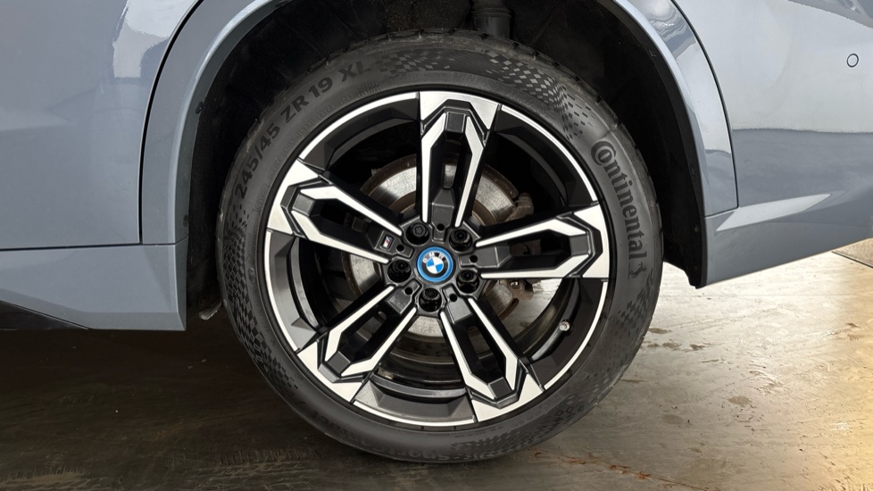 BMW iX1 Image 18