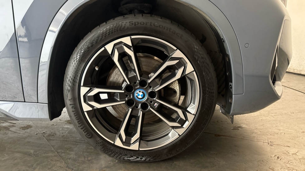 BMW iX1 Image 20