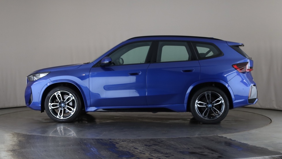 BMW iX1 Image 2