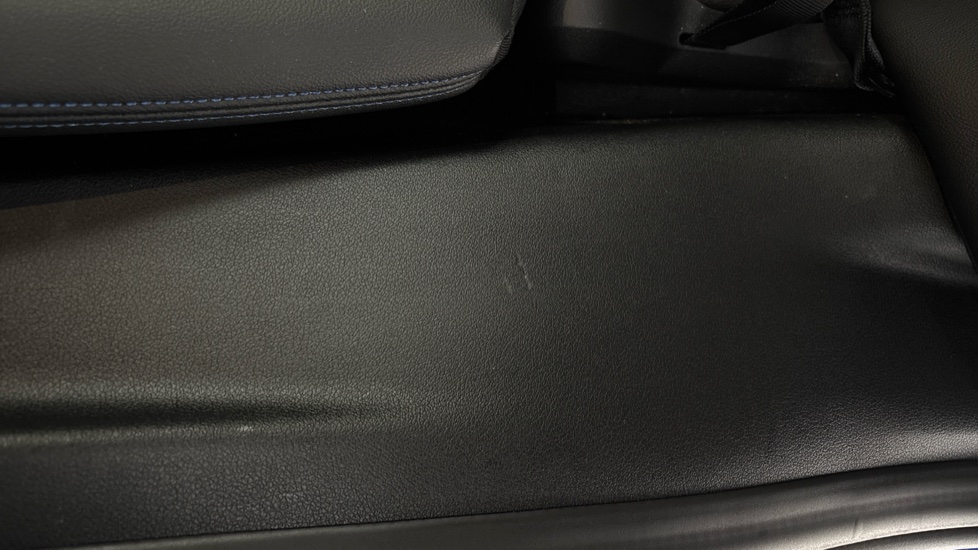 BMW iX1 Scuff