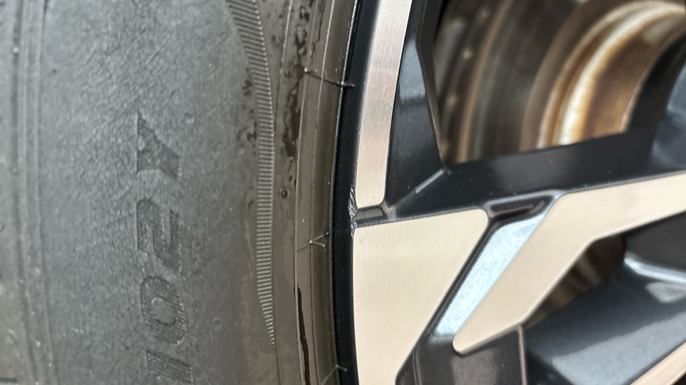 BMW iX1 Scuff