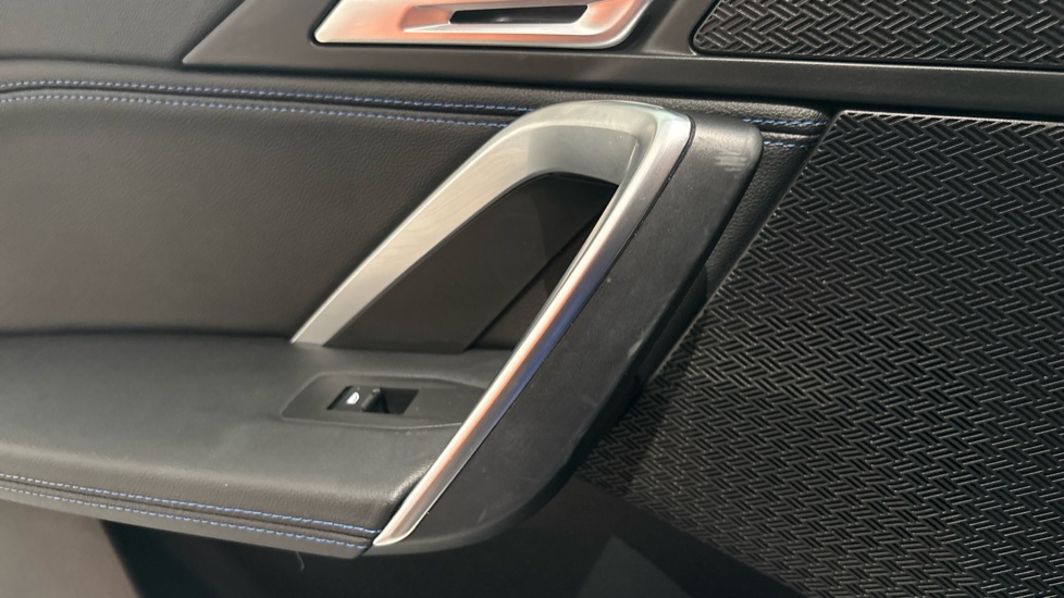 BMW iX1 Scuff