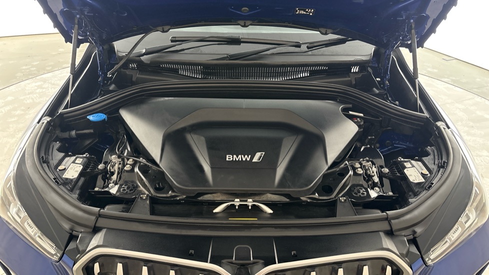 BMW iX1 Image 16