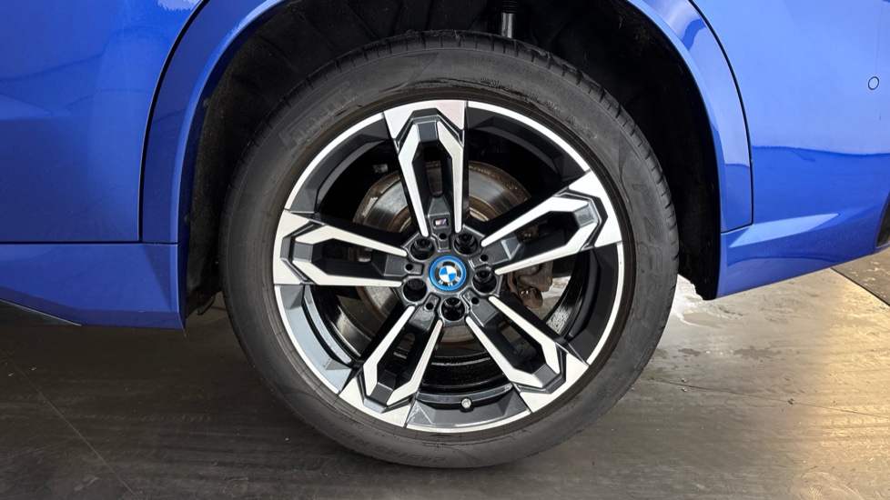 BMW iX1 Image 18