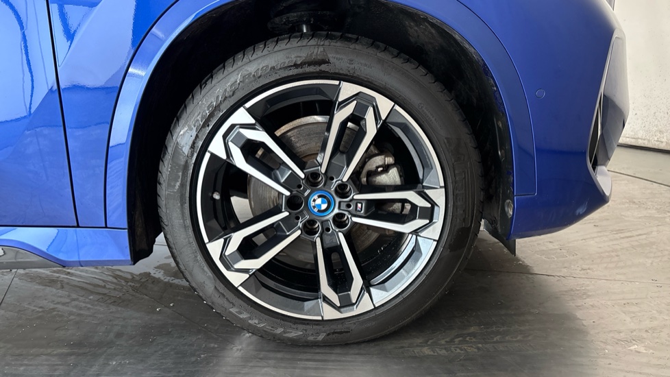 BMW iX1 Image 20