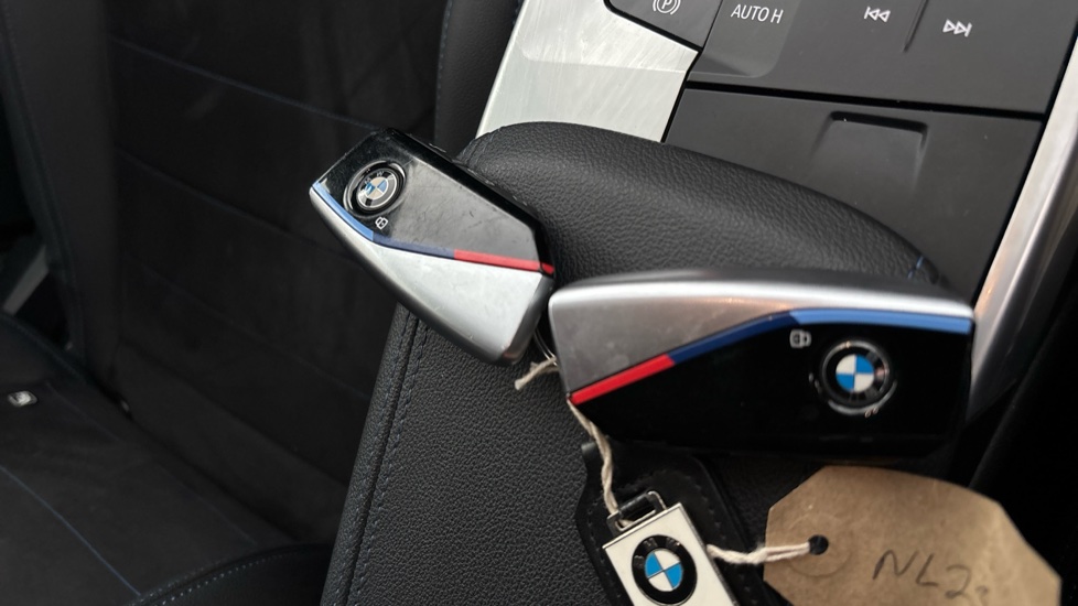 BMW iX1 2 keys