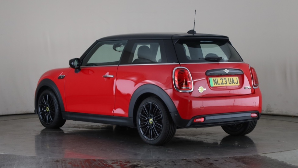 MINI HATCHBACK Image 3
