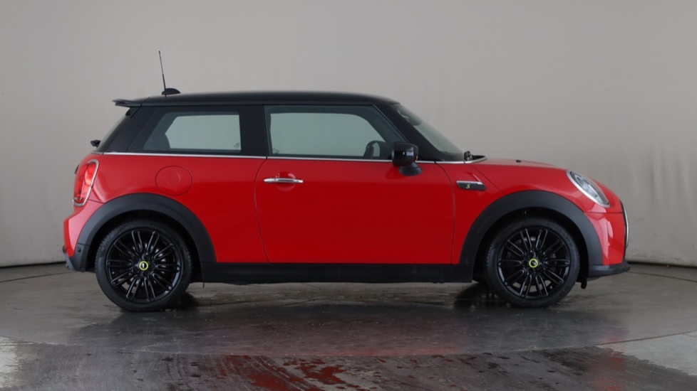 MINI HATCHBACK Image 6