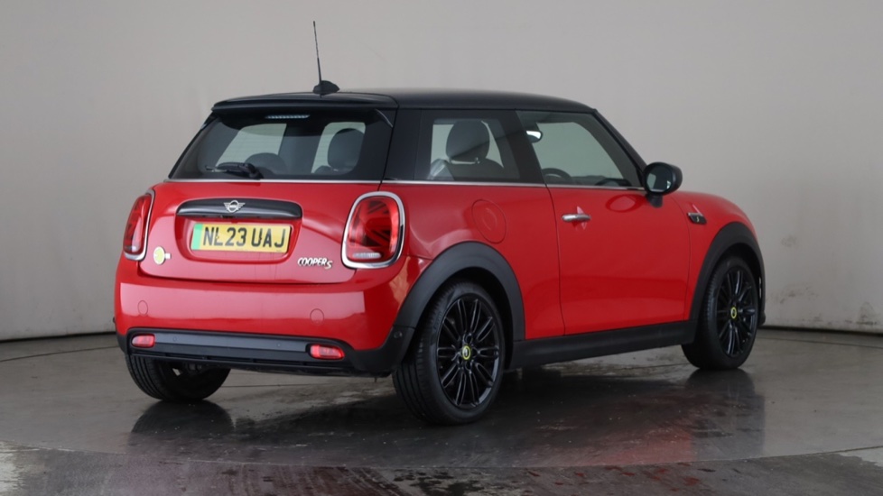 MINI HATCHBACK Image 5