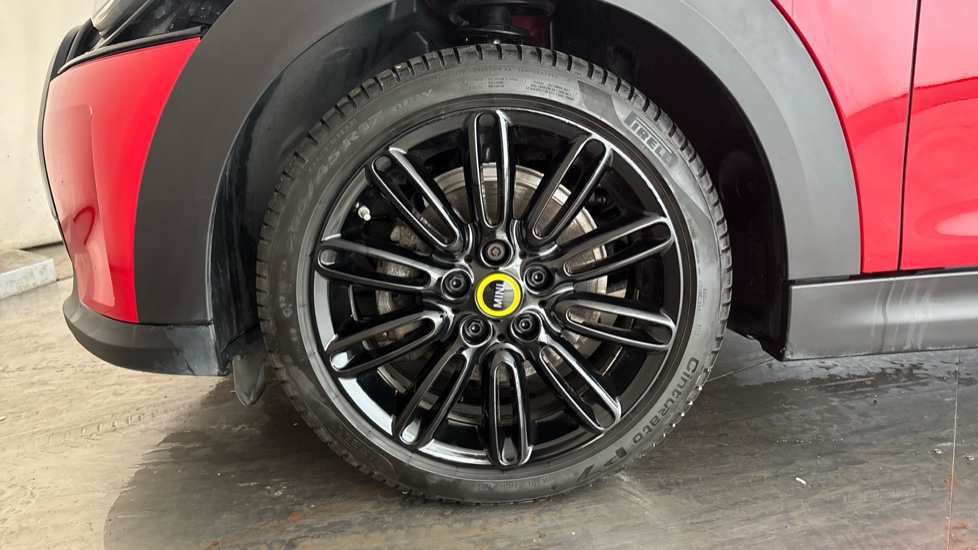 MINI HATCHBACK Image 17