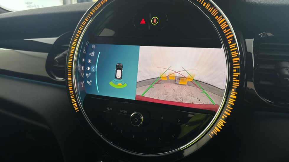 MINI HATCHBACK reverse camera