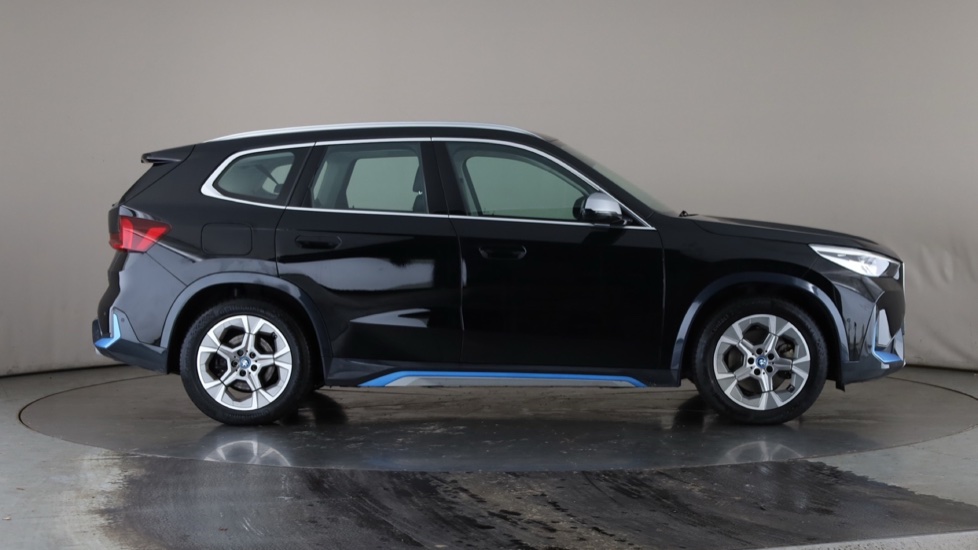 BMW iX1 Image 6