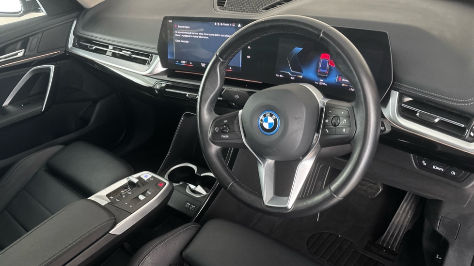 BMW iX1 Image 9