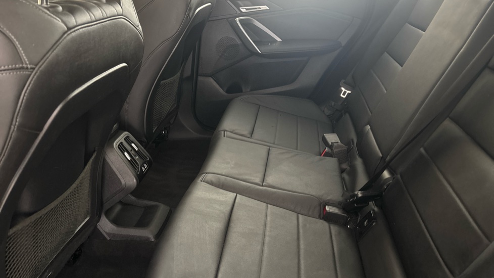 BMW iX1 Image 14