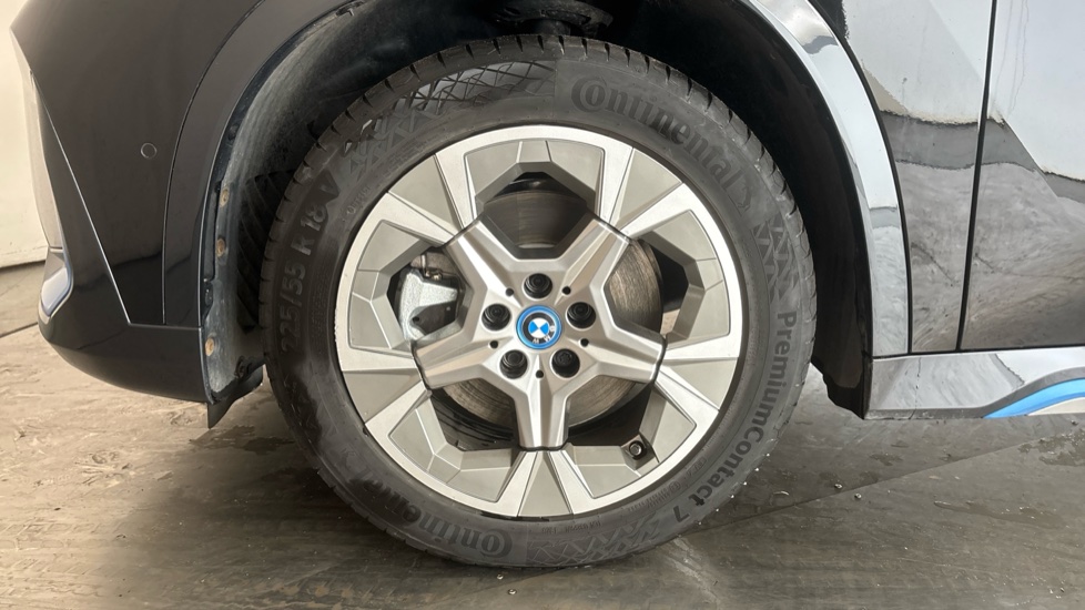 BMW iX1 Image 17