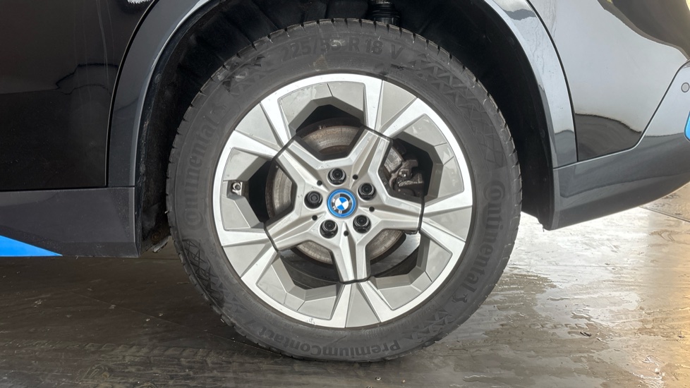 BMW iX1 Image 18