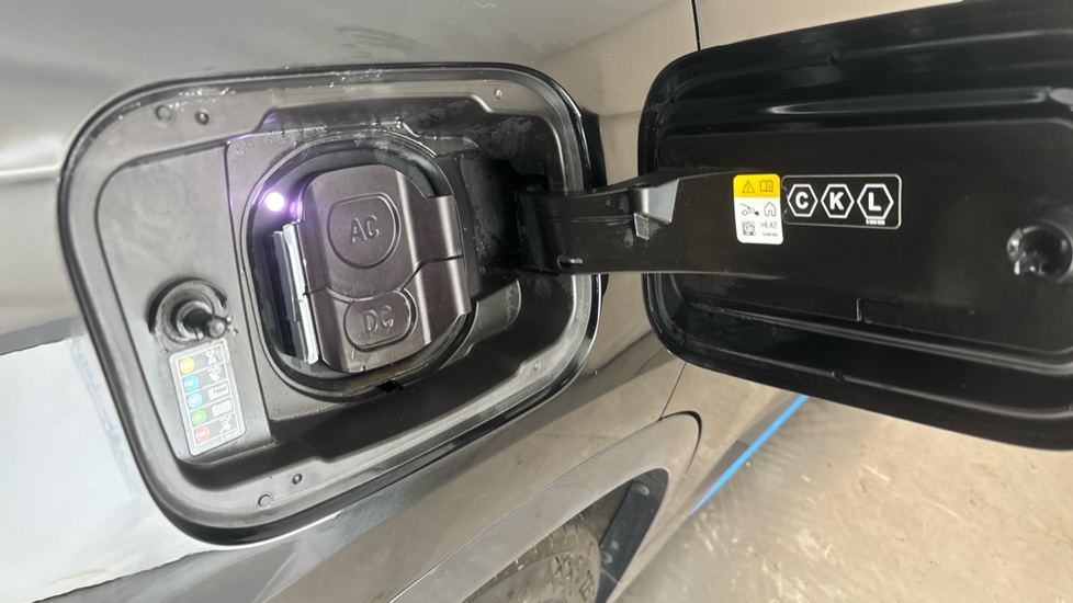 BMW iX1 Image 21