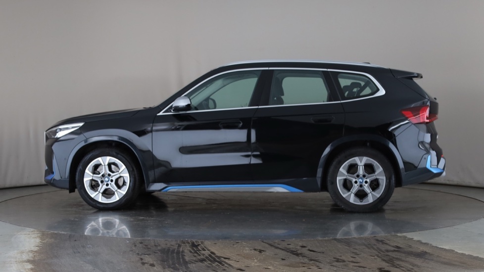 BMW iX1 Image 2