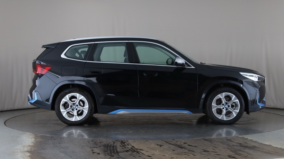 BMW iX1 Image 6