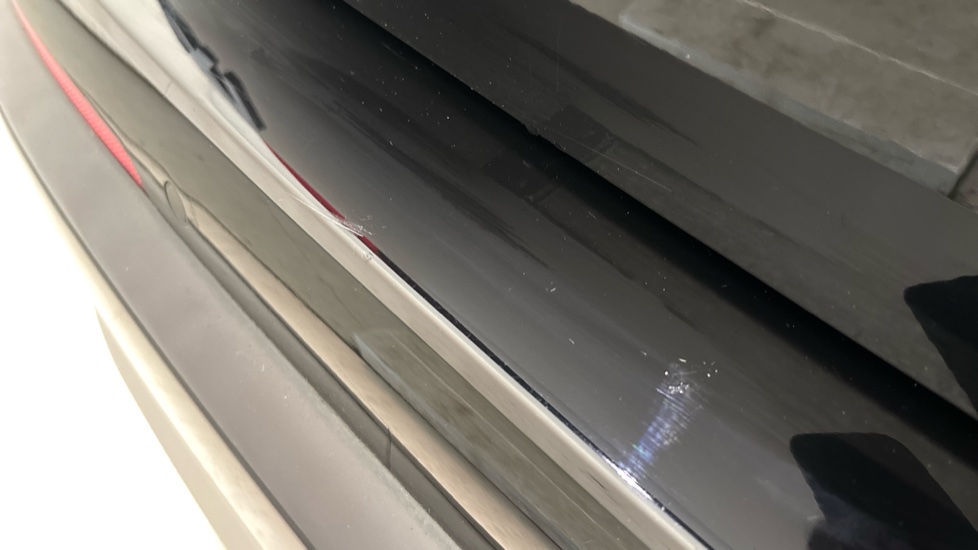 BMW iX1 Chips and scratches
