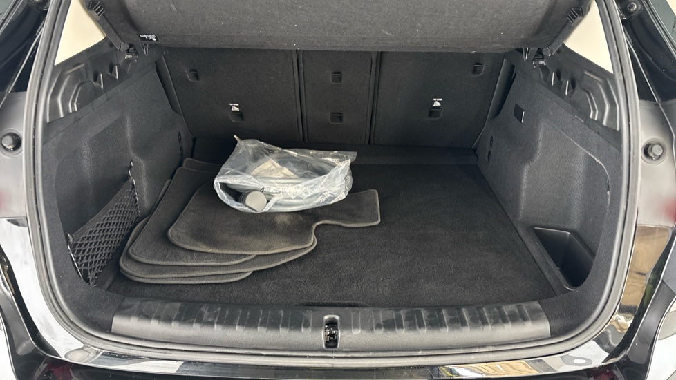 BMW iX1 Image 15
