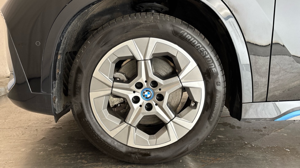 BMW iX1 Image 17