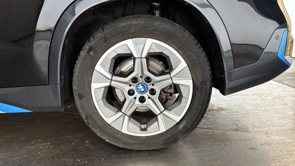 BMW iX1 Image 18