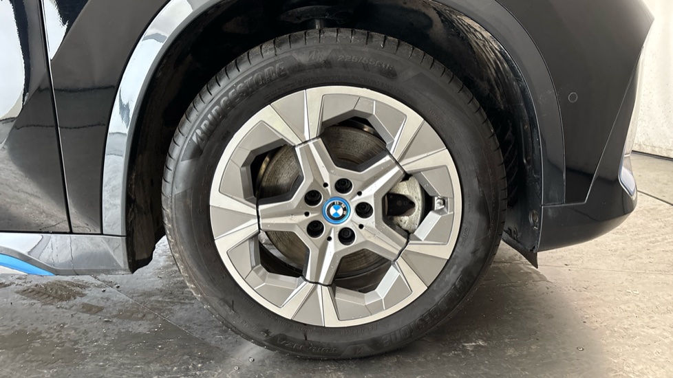 BMW iX1 Image 20