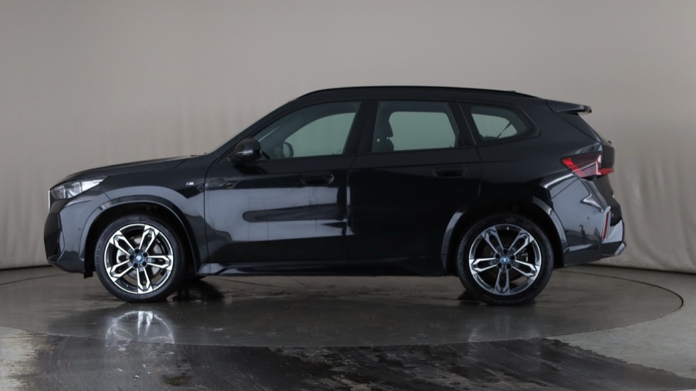 BMW iX1 Image 2