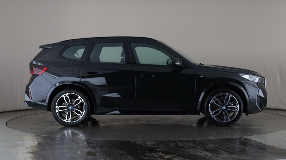 BMW iX1 Image 6