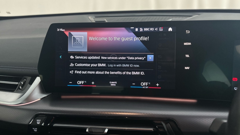 BMW iX1 Image 12