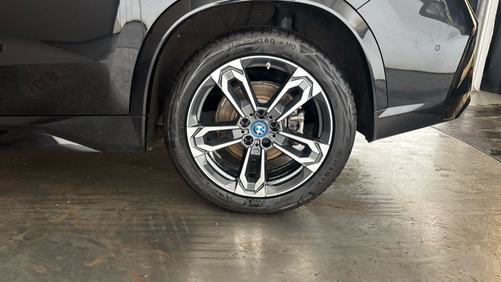 BMW iX1 Image 18