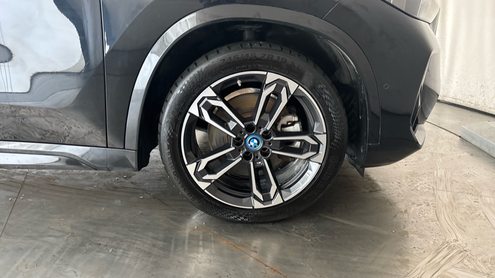BMW iX1 Image 20