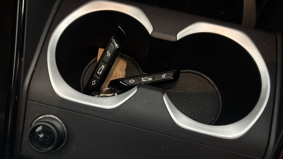 BMW iX1 2 keys