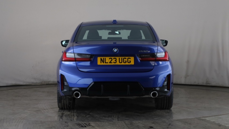 BMW 3 SERIES Image 4