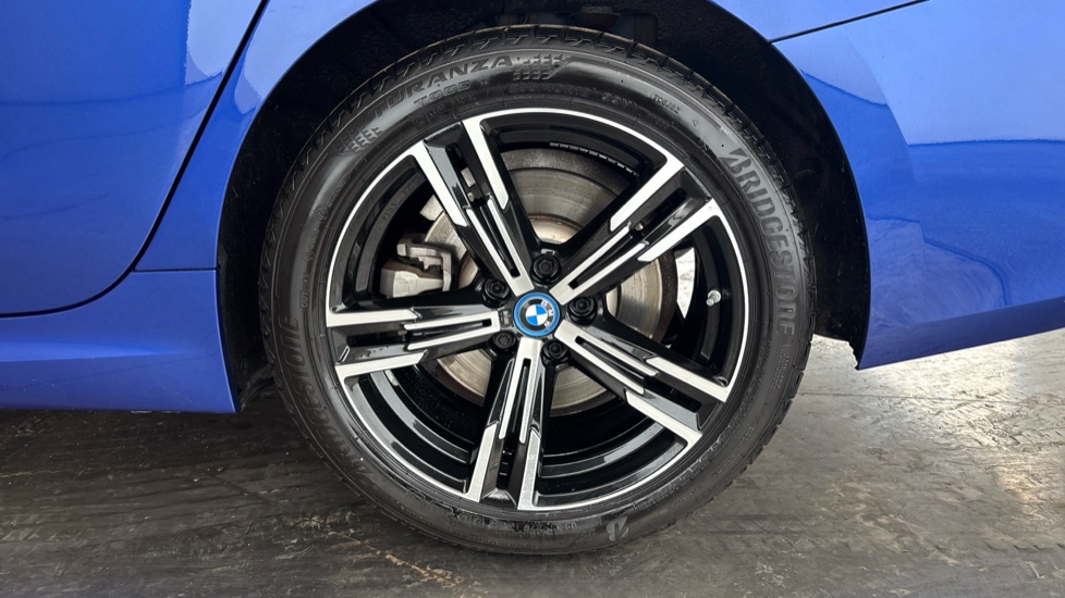 BMW 3 SERIES Image 18