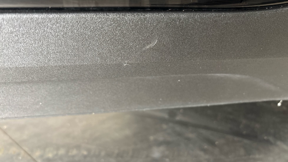 VOLVO XC40 Scuff