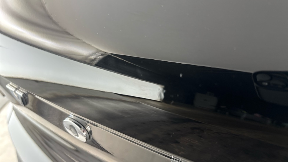 VOLVO XC40 Chips and dent