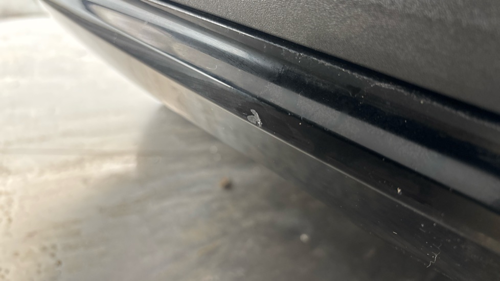 VOLVO XC40 Chips and scuff
