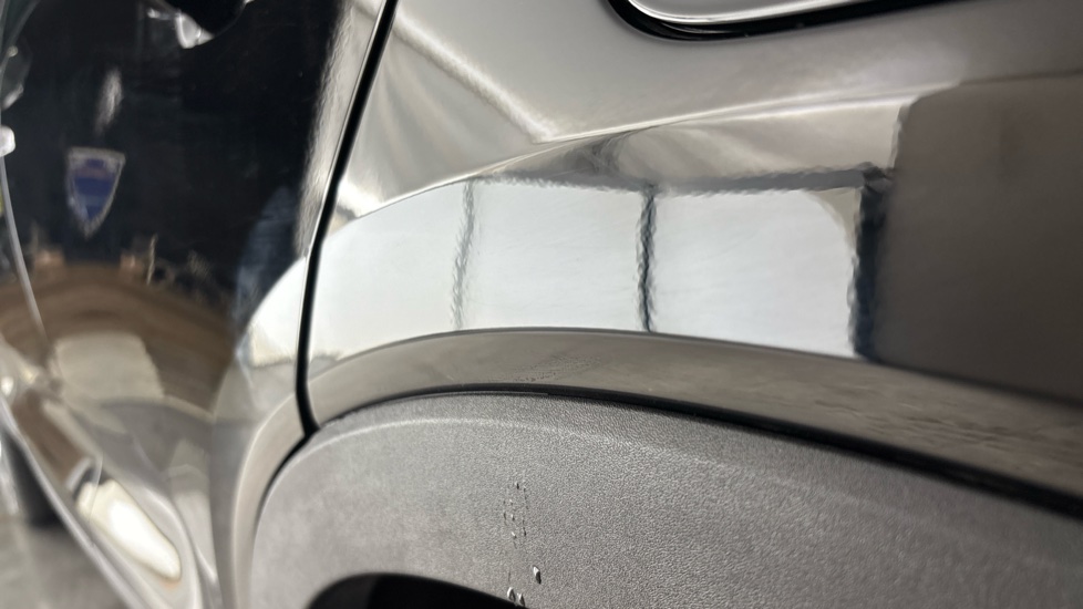 VOLVO XC40 Dent