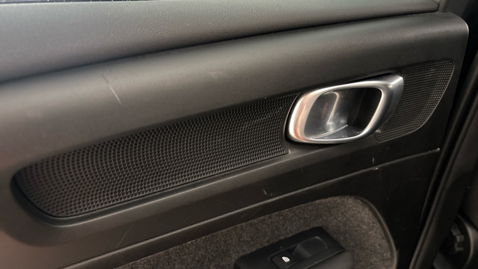 VOLVO XC40 Scuff