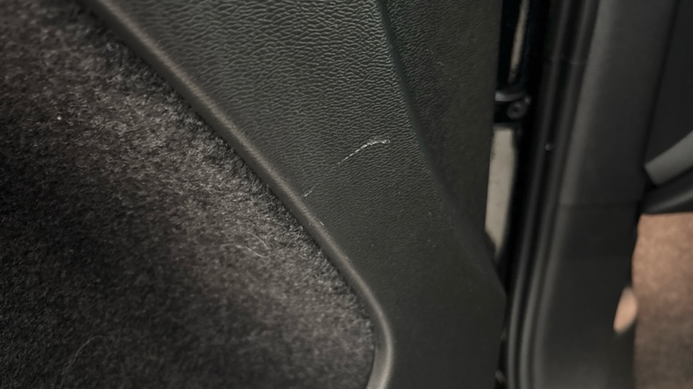 VOLVO XC40 Scratches