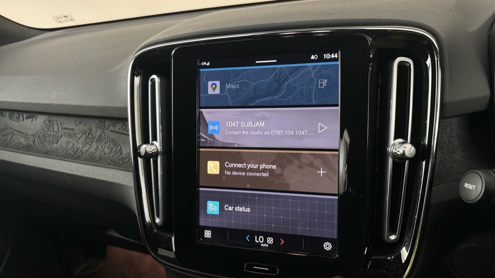VOLVO XC40 Image 12