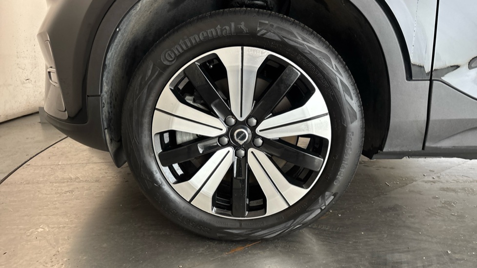VOLVO XC40 Image 17