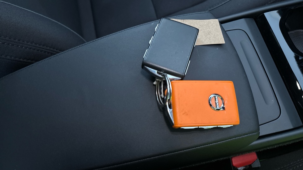 VOLVO XC40 two keys