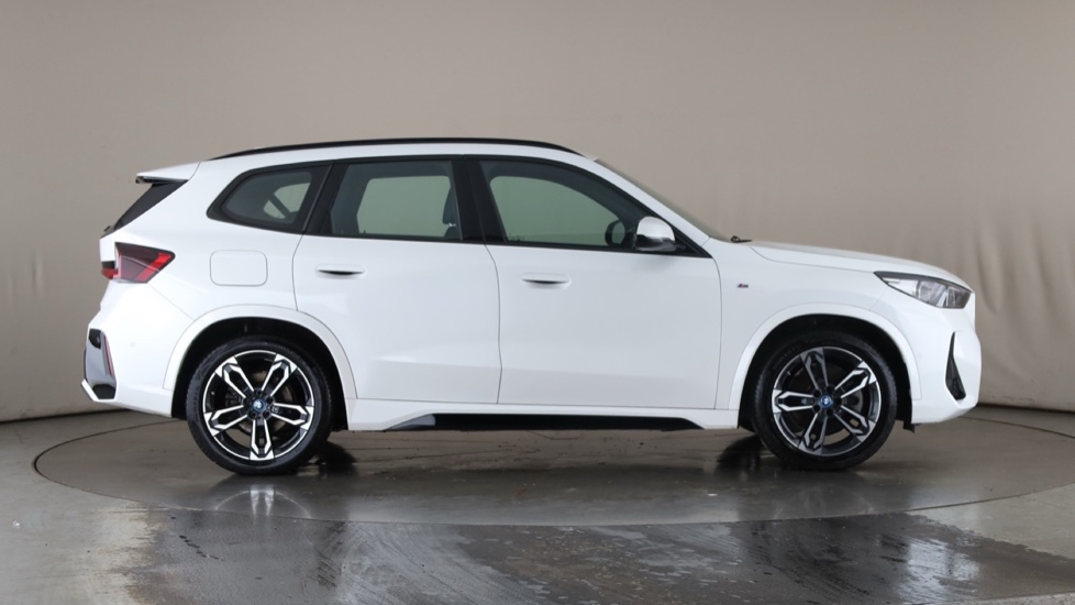 BMW iX1 Image 6