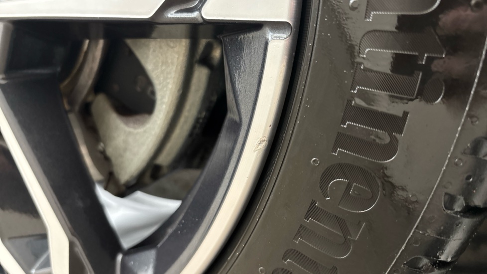 BMW iX1 Scuff