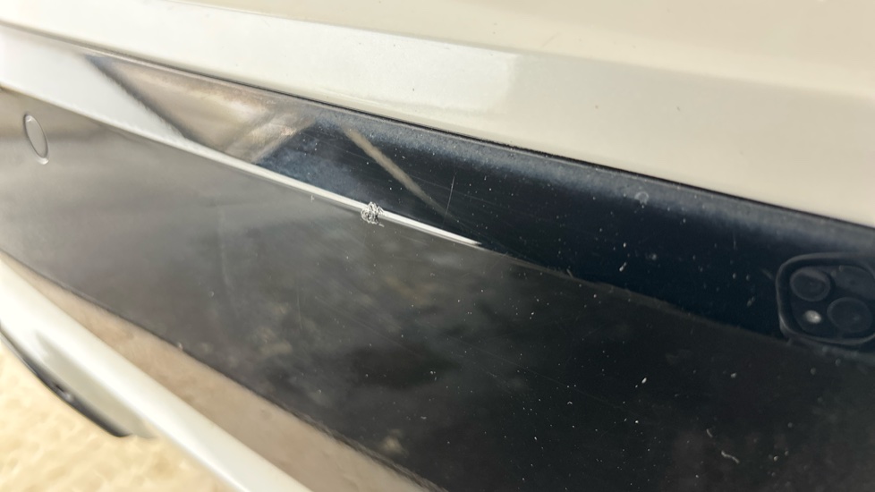 BMW iX1 Chips and scratches
