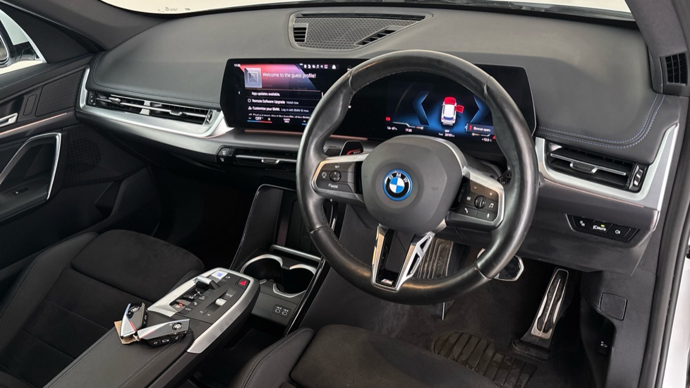 BMW iX1 Image 9