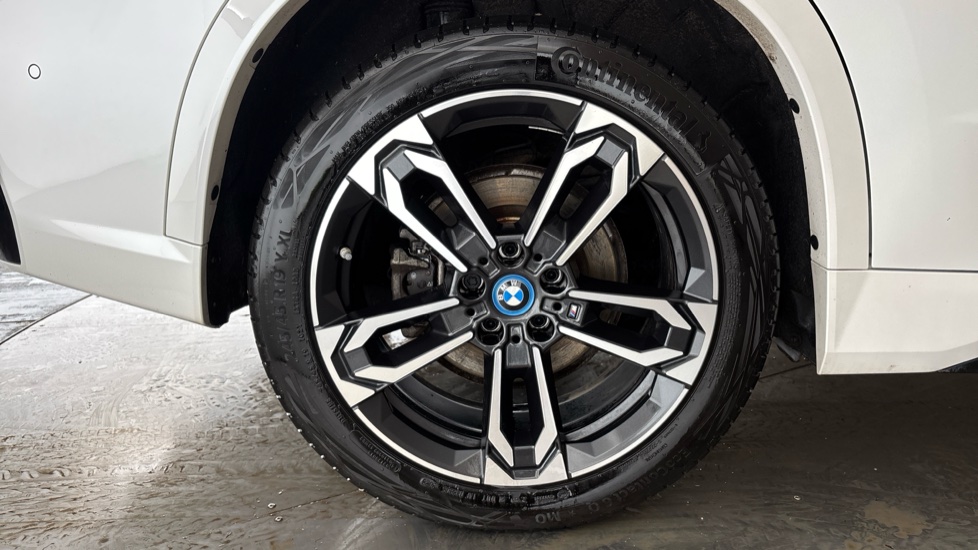 BMW iX1 Image 19